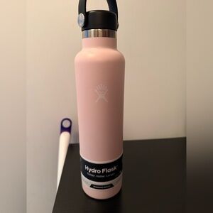 Hydro Flask Blush Pink Bottle
